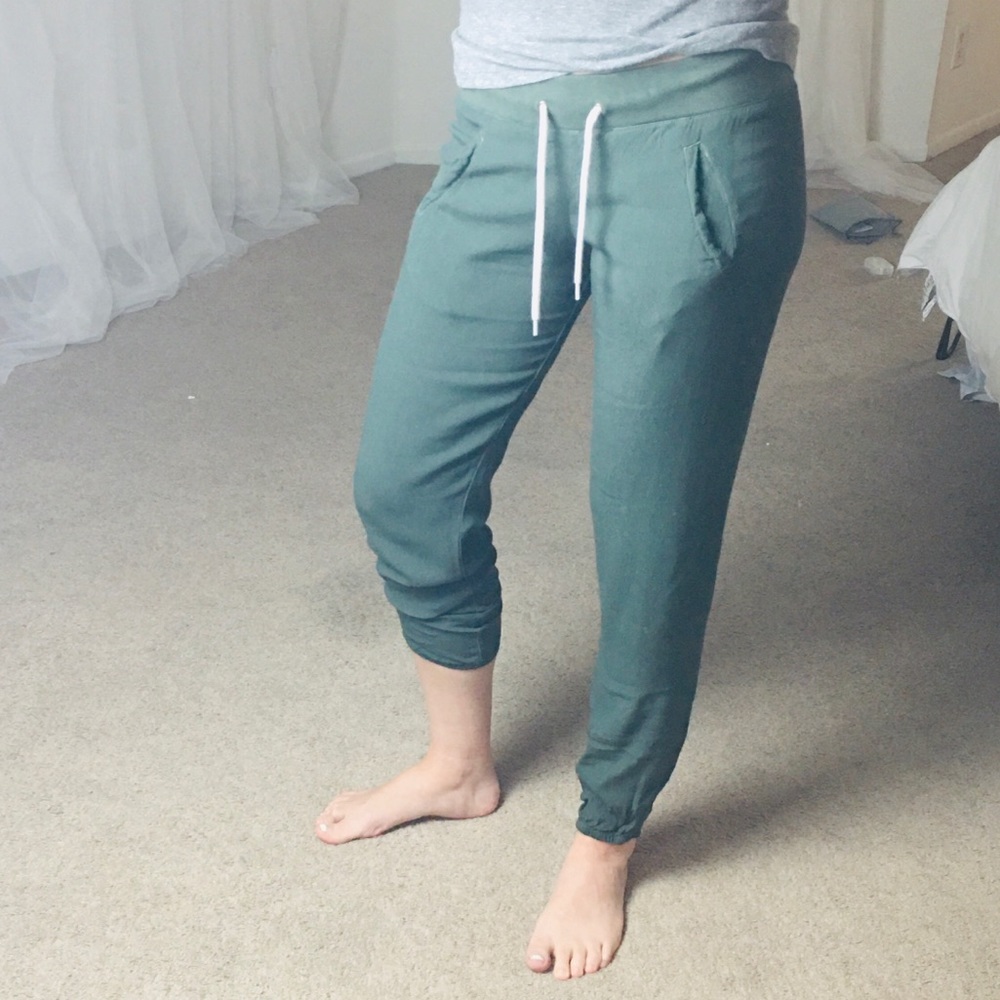 Monrow Green Crepe Joggers
